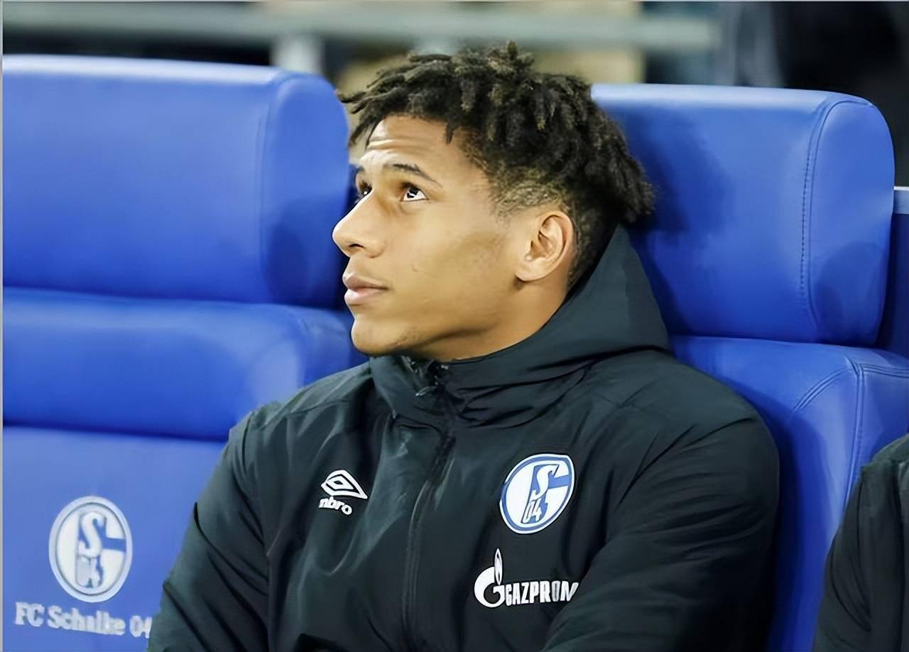 瓦伦西亚训练开放日；转会期篮板制胜引欢呼；法甲在即；赛程密集仍需轮换